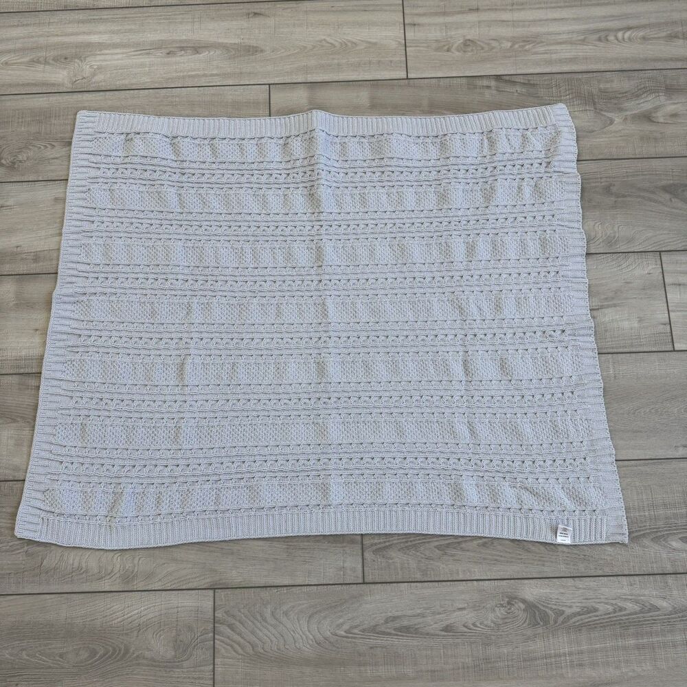 Nordstrom Gray Chenille Cable Knit Baby’s Blanket 30 x 38 inches, Unisex